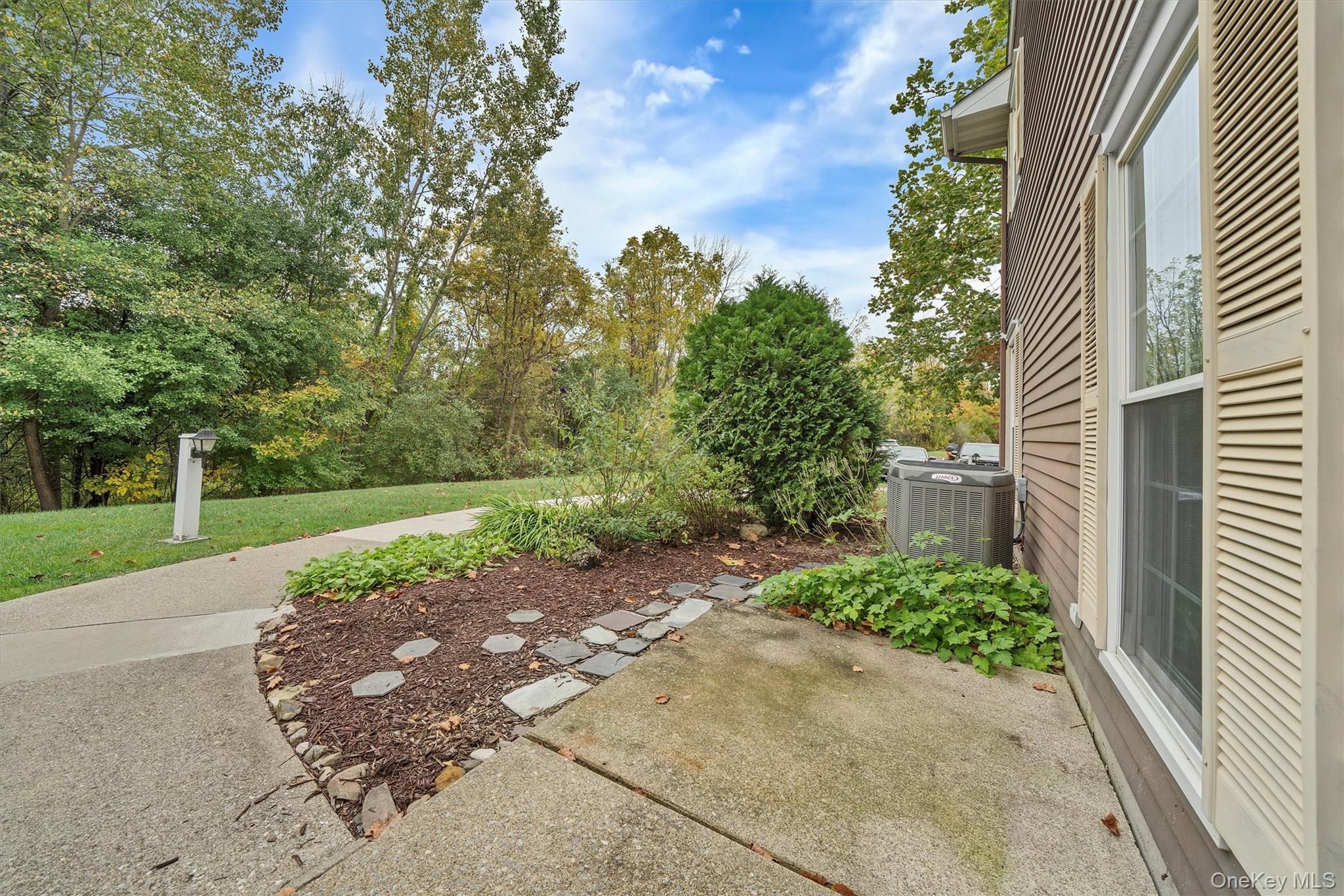 29 The Rise Warwick, NY 10990 - Photo 27 of 28 a view of a garden with pathway
