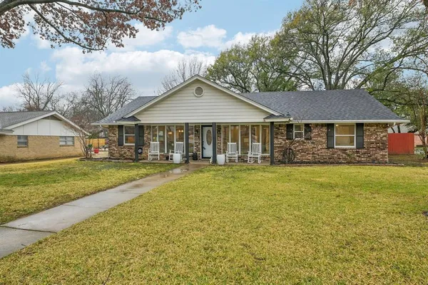 $509,900 | 17 Lincolnshire Circle, Bedford, TX 76021