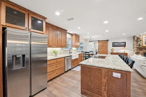 $489,000 | 17 Lincolnshire Circle, Bedford, TX 76021