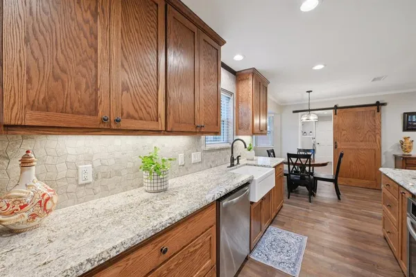 $489,000 | 17 Lincolnshire Circle, Bedford, TX 76021