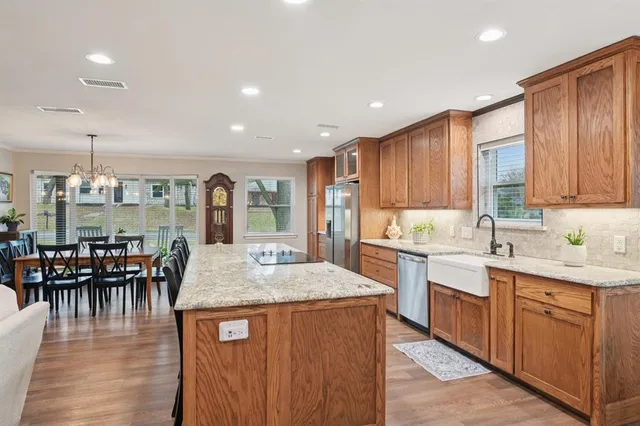 $519,900 | 17 Lincolnshire Circle, Bedford, TX 76021