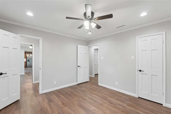 $489,000 | 17 Lincolnshire Circle, Bedford, TX 76021