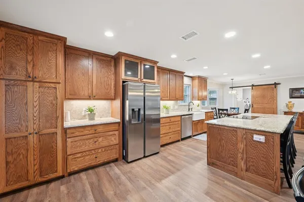 $489,000 | 17 Lincolnshire Circle, Bedford, TX 76021