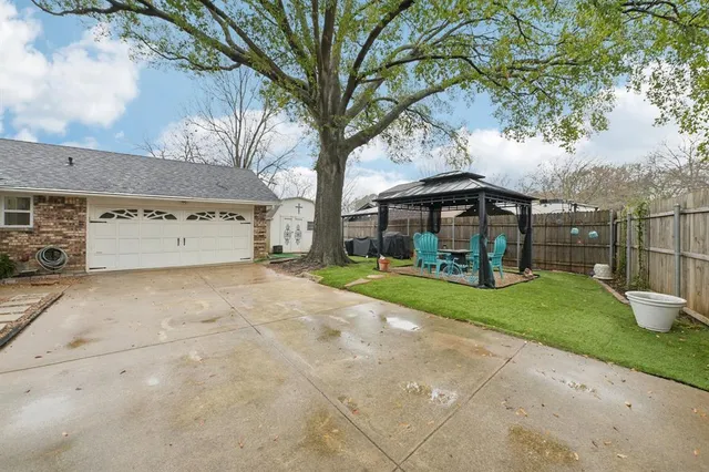 $519,900 | 17 Lincolnshire Circle, Bedford, TX 76021