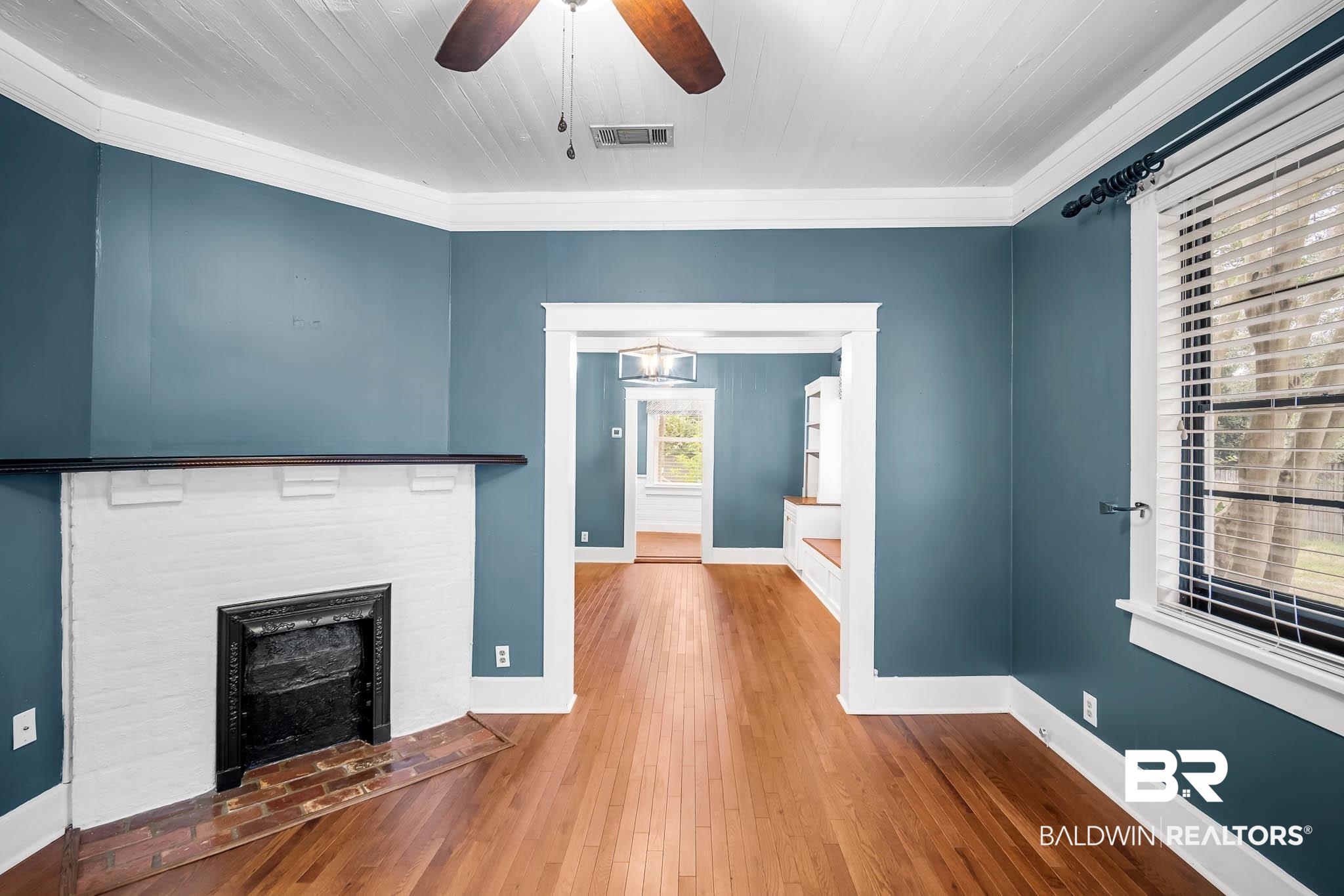 106 Macy Place Mobile, AL 36604 - Photo 4 of 24 Living Room