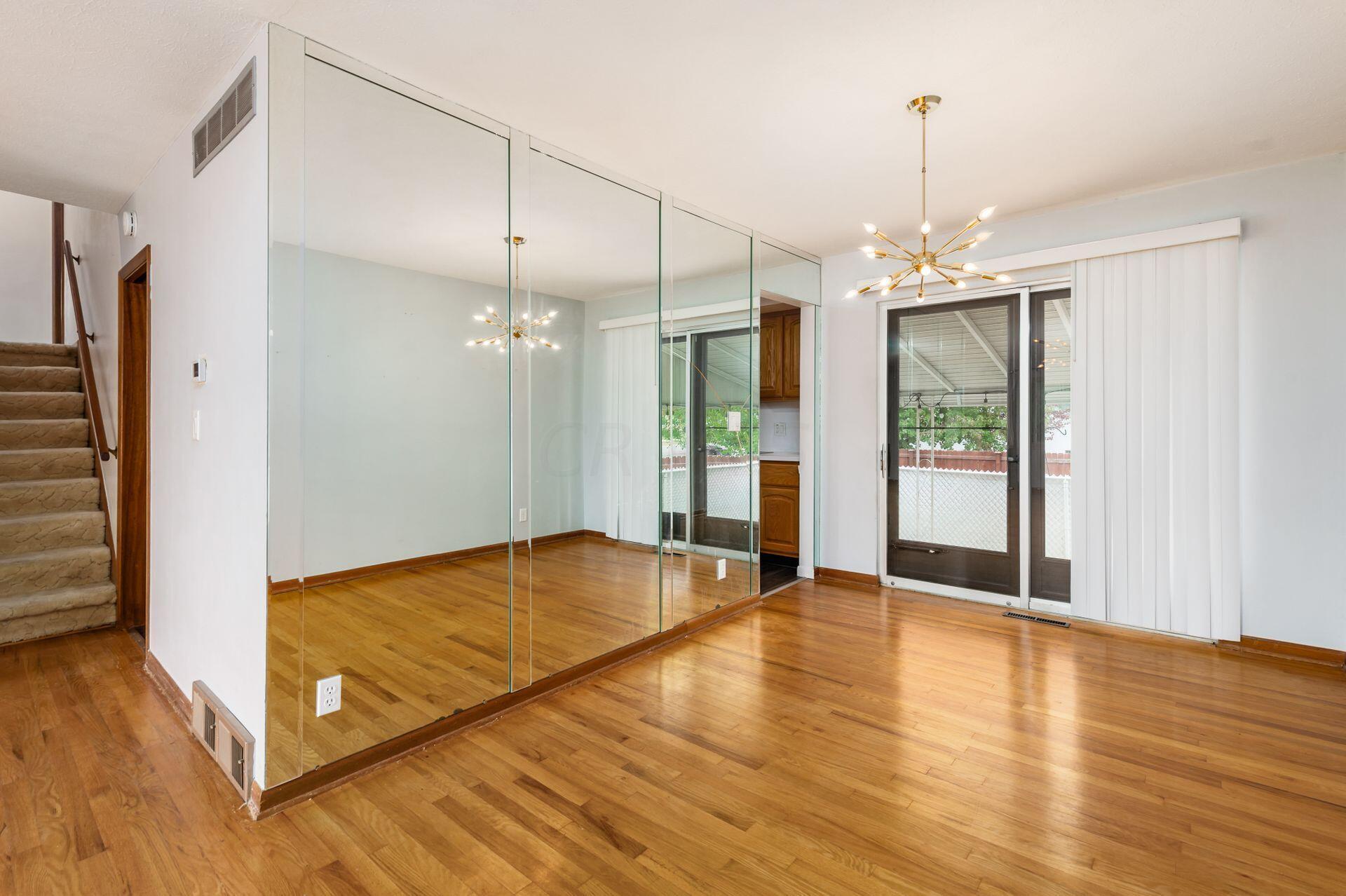 5355 Karl Road Columbus, OH 43229 - Photo 13 of 39 DINING AREA