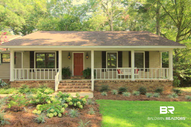 506 Oak Ridge Court West Daphne, AL 36526 - Photo 5 of 31 Lush Landscaping, in the front