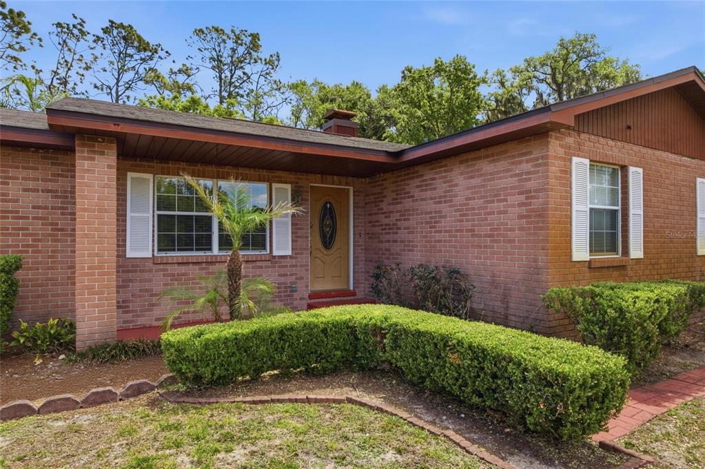 1405 Seffner Valrico Road Valrico, FL 33594 - Photo 5 of 39