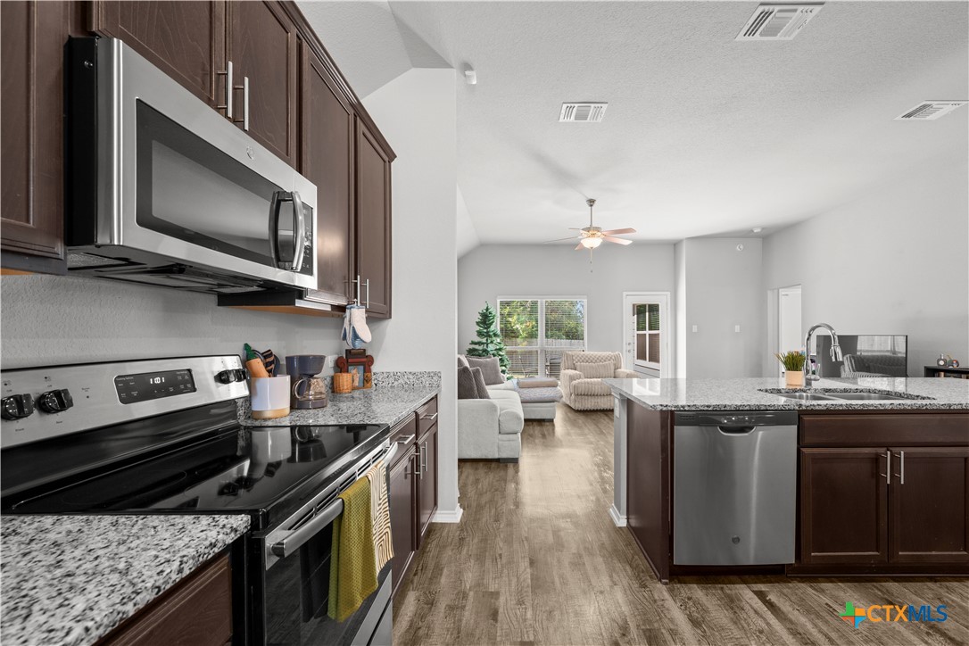 706 Hobby Road Copperas Cove, TX 76522 - Photo 4 of 19 Gallery Image 4