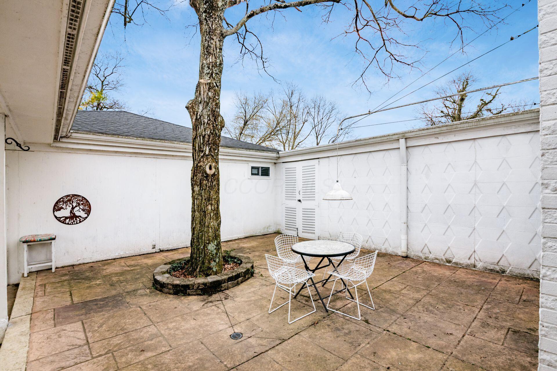 2177 Oakmount Road Columbus, OH 43221 - Photo 22 of 34 075_99794_L 2177 Oakmount 023