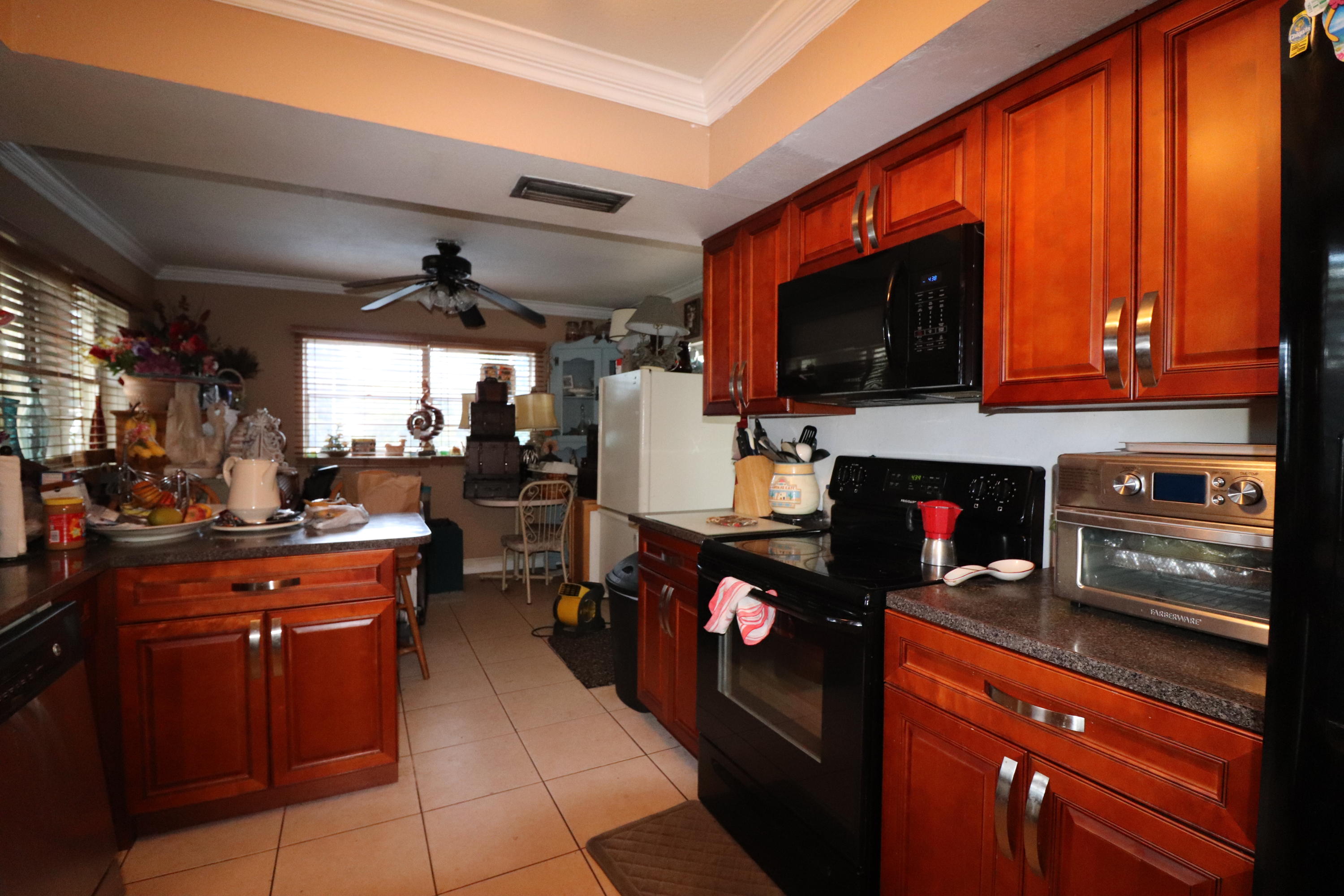 9035 Southwest 9th Street Boca Raton, FL 33433 - Photo 4 of 9 IMG_0527