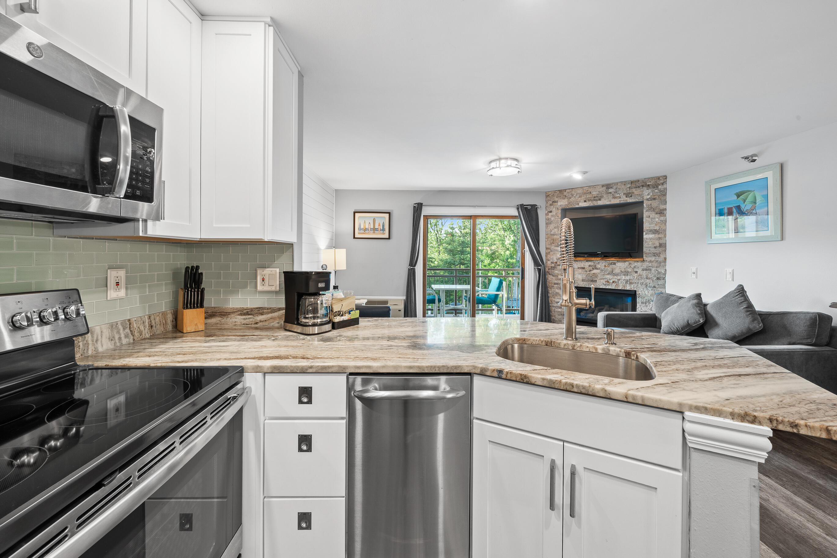 111 Center Street, Unit 302 Lake Geneva, WI 53147 - Photo 6 of 31 111 Center St, 302-56