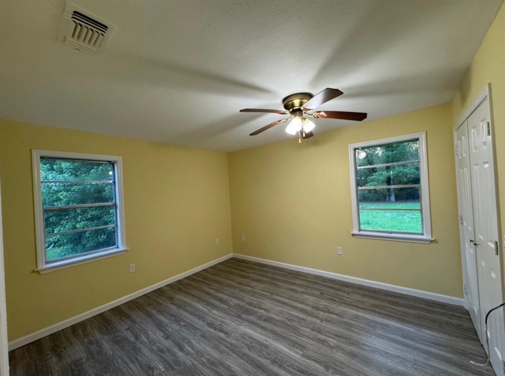 712 5th Street Northeast Springhill, LA 71075 - Photo 3 of 5
