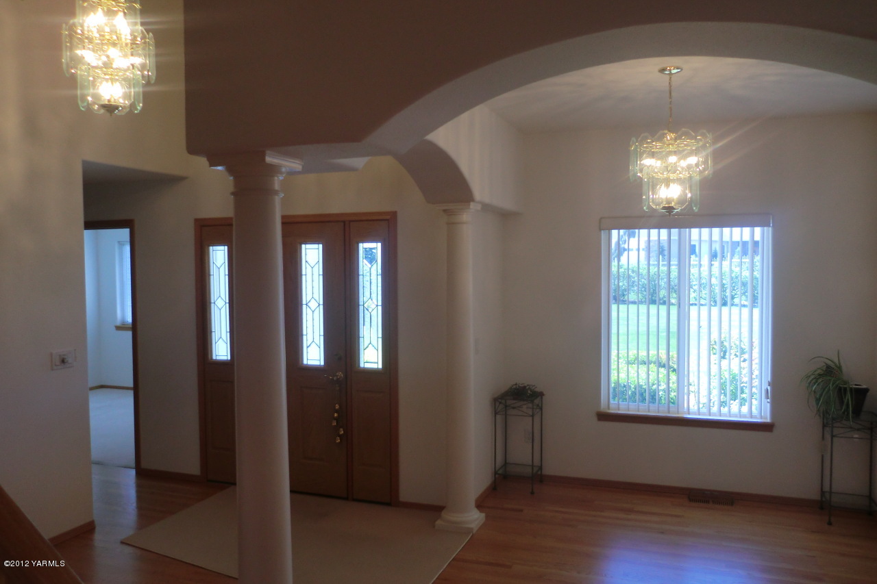 12113 West Barrett Road Yakima, WA 98908 - Photo 3 of 36 a view of an entryway of a house