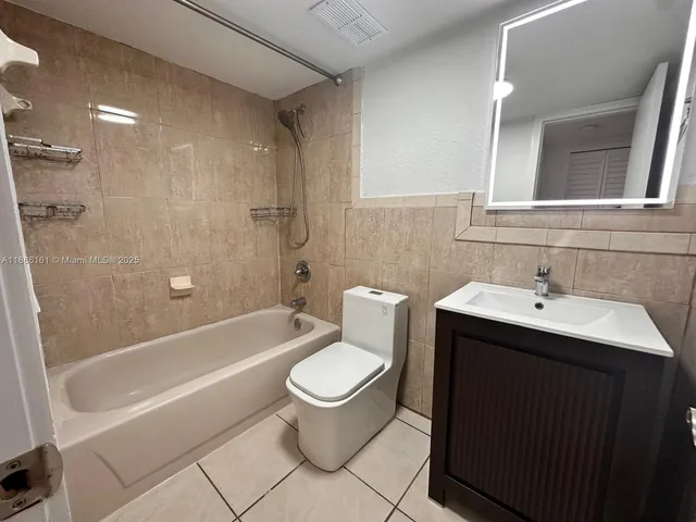 $2,250 | 1380 West 41st Street, Unit 201, Hialeah, FL 33012