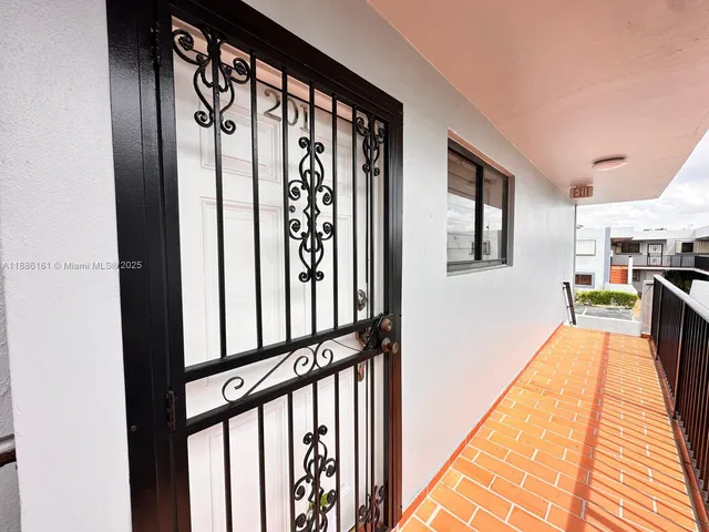 $2,250 | 1380 West 41st Street, Unit 201, Hialeah, FL 33012