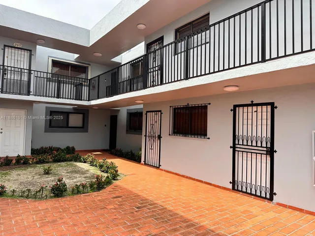 $2,250 | 1380 West 41st Street, Unit 201, Hialeah, FL 33012