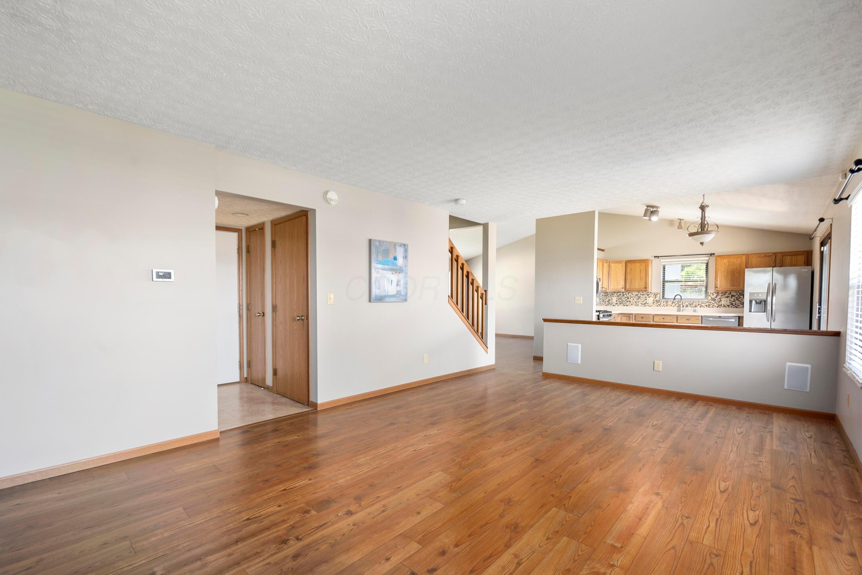 4686 Gilman Road Columbus, OH 43228 - Photo 10 of 43 Family Room