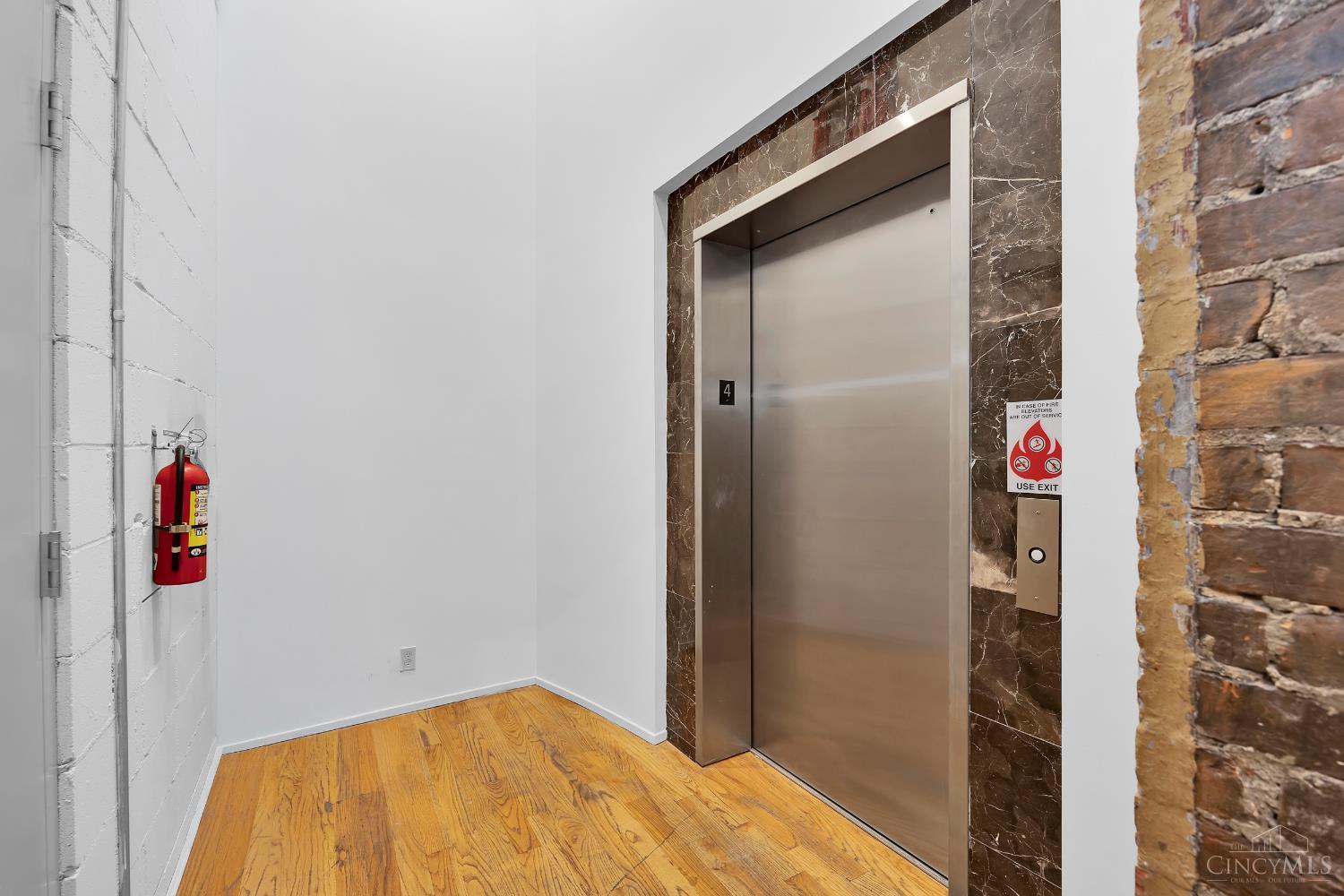404 Reading Road, Unit 401 Cincinnati, OH 45202 - Photo 5 of 58 Gallery Image 5