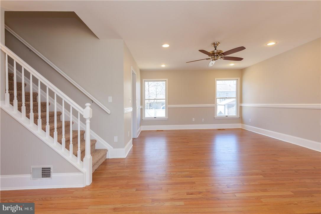 121 Sextant Road Manahawkin, NJ 08050 - Photo 3 of 20