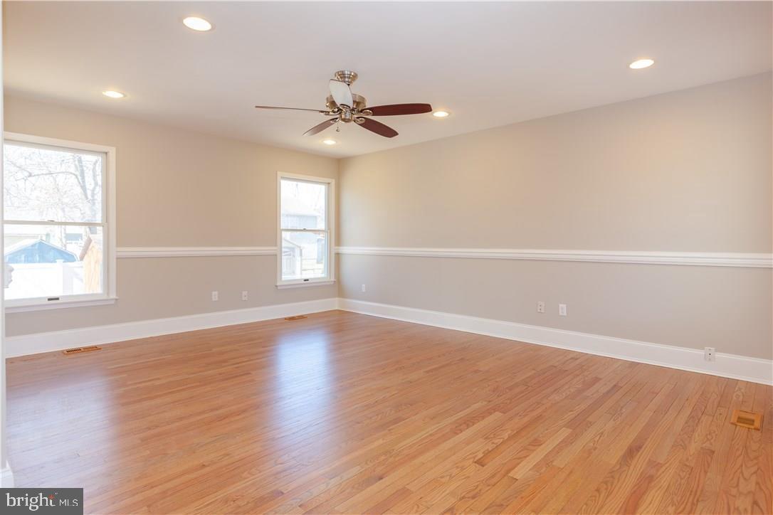 121 Sextant Road Manahawkin, NJ 08050 - Photo 5 of 20
