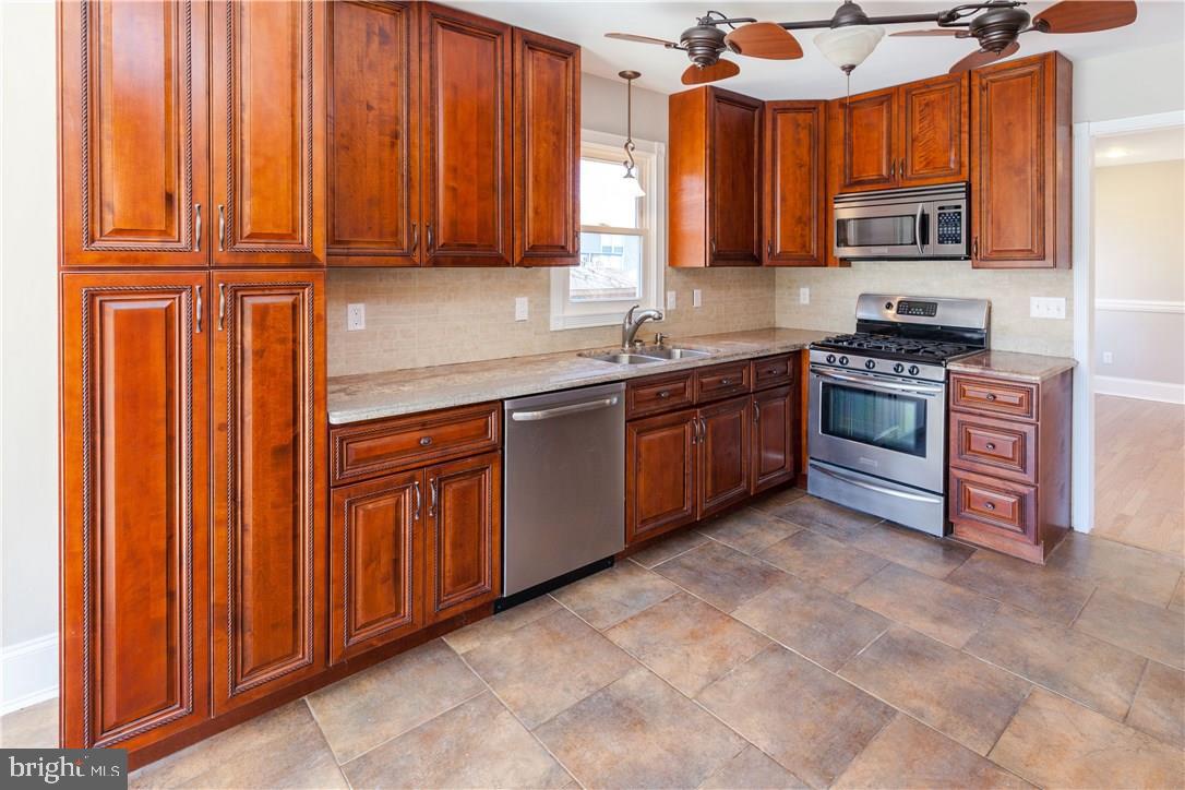 121 Sextant Road Manahawkin, NJ 08050 - Photo 9 of 20