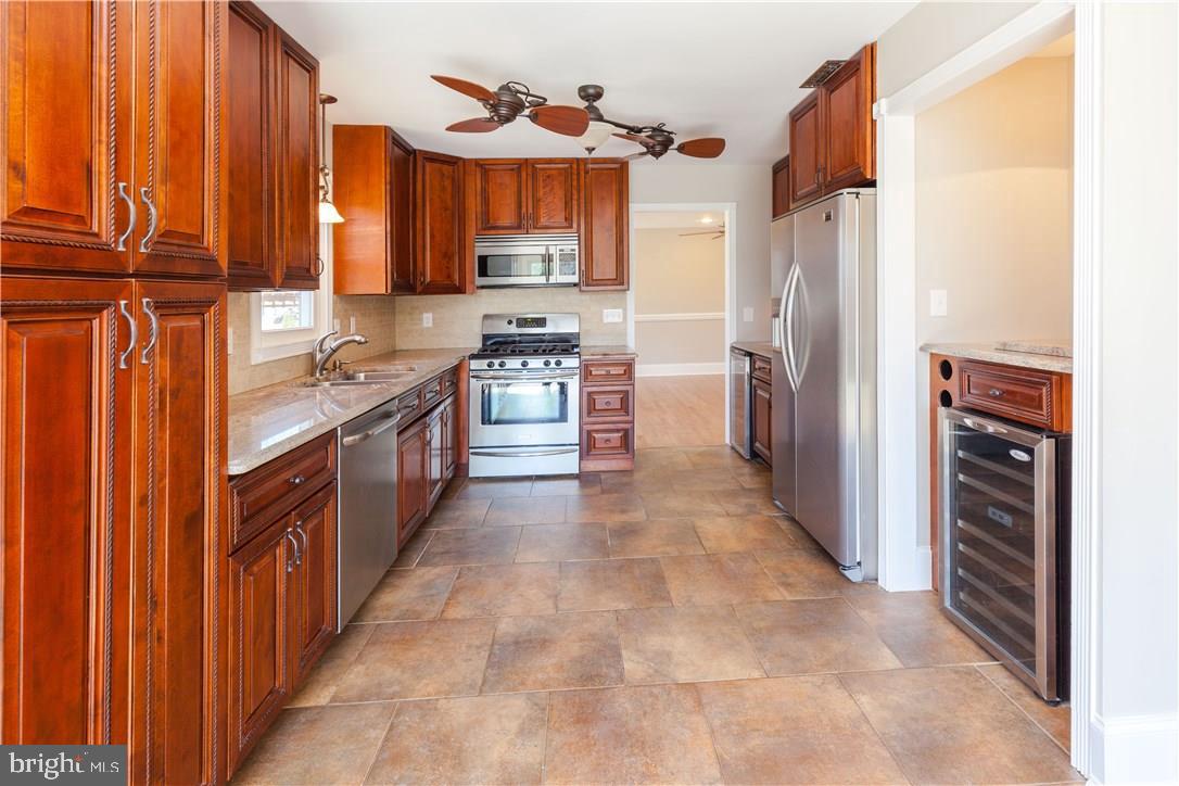 121 Sextant Road Manahawkin, NJ 08050 - Photo 10 of 20