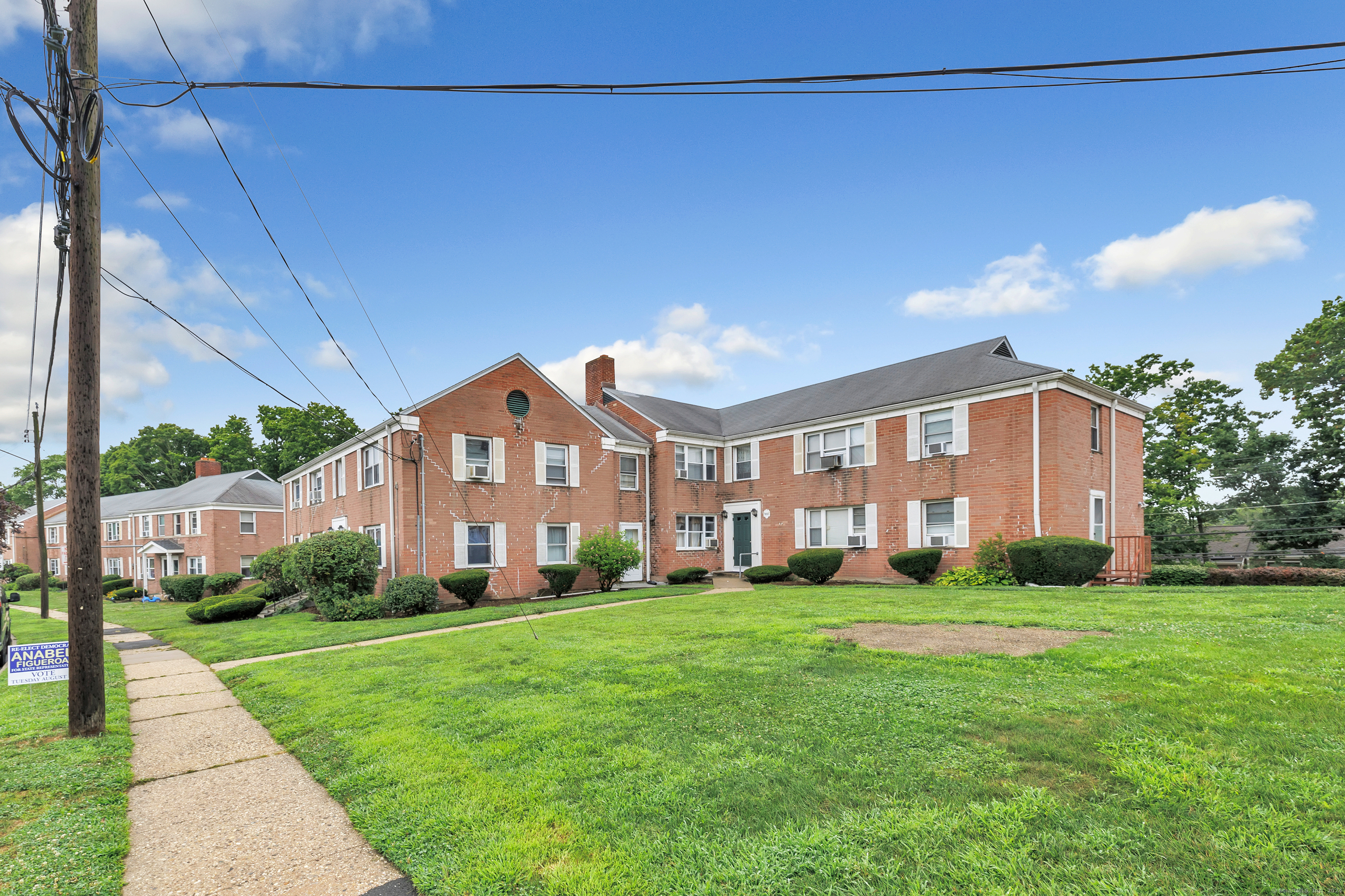 118 Seaton Road, Unit 1 Stamford, CT 06902 - Photo 1 of 1