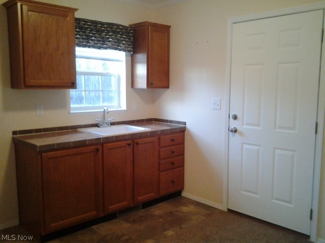 15556 Stoltz Road Diamond, OH 44412 - Photo 15 of 35 Gallery Image 15