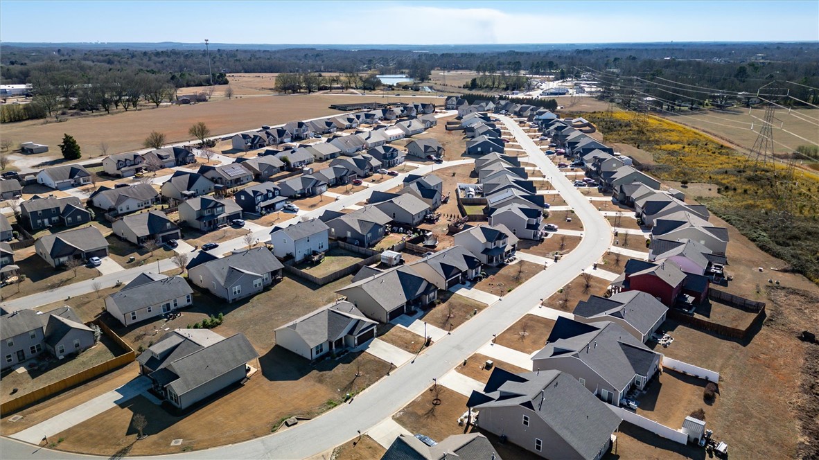 155 Norfolk Circle Anderson, SC 29625 - Photo 33 of 33 An aerial perspective reveals a well-planned residential community nestled against a natural backdrop.