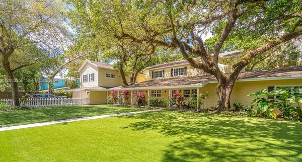 $2,240,000 | 2221 Southwest 28th Way, Fort Lauderdale, FL 33312