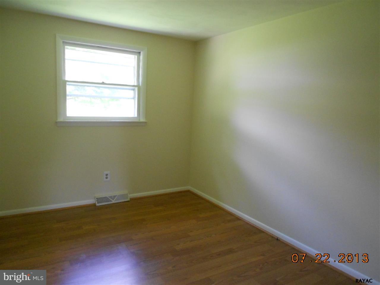 16 Oneill Avenue Hanover, PA 17331 - Photo 5 of 11 Gallery Image 5