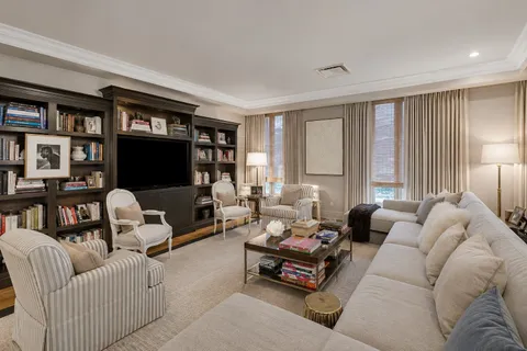 $1,075,000 | 511 South Post Oak Lane, Unit 6D, Houston, TX 77056