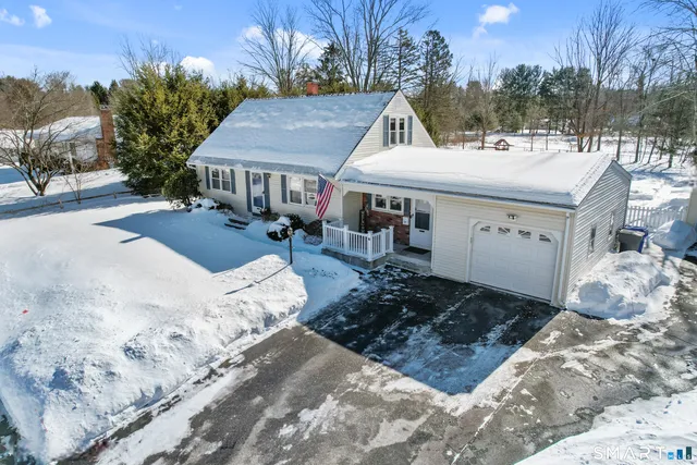 $399,900 | 38 Eastgate Lane, Enfield, CT 06082