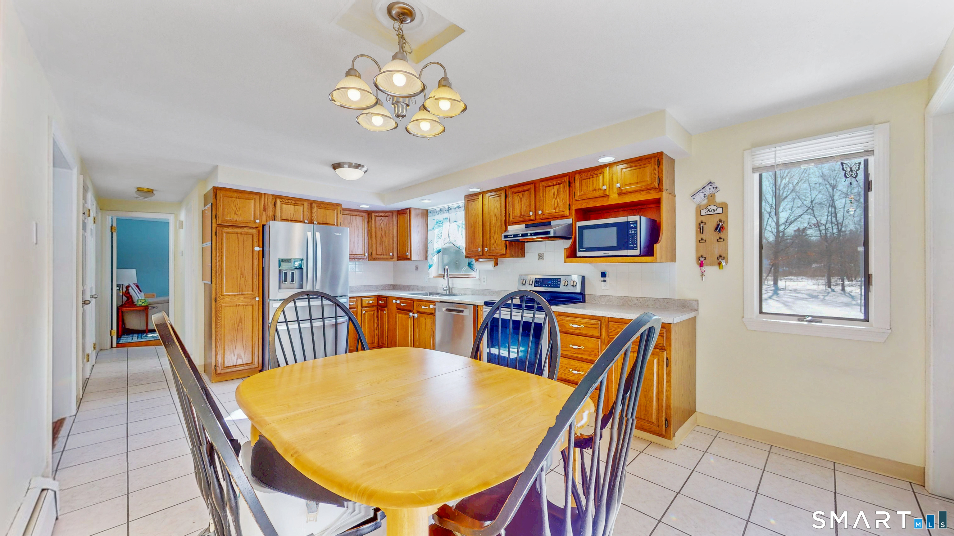 38 Eastgate Lane Enfield, CT 06082 - Photo 10 of 33 a view of a dining room with furniture