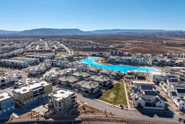762 West Periwinkle Lane, Unit 102 St. George, UT 84790 - Photo 33 of 40 Drone / aerial view of mountains