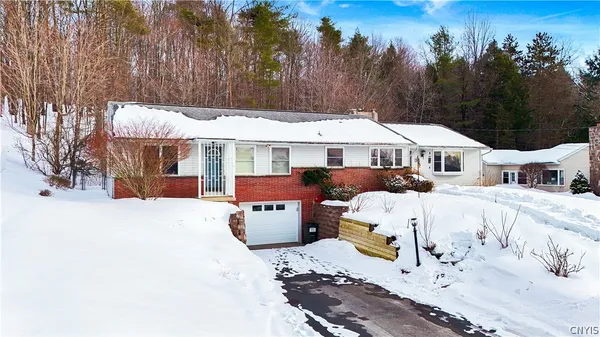 $325,000 | 38 Forest Road, New Hartford, NY 13501