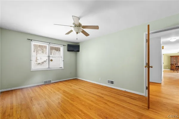 $325,000 | 38 Forest Road, New Hartford, NY 13501