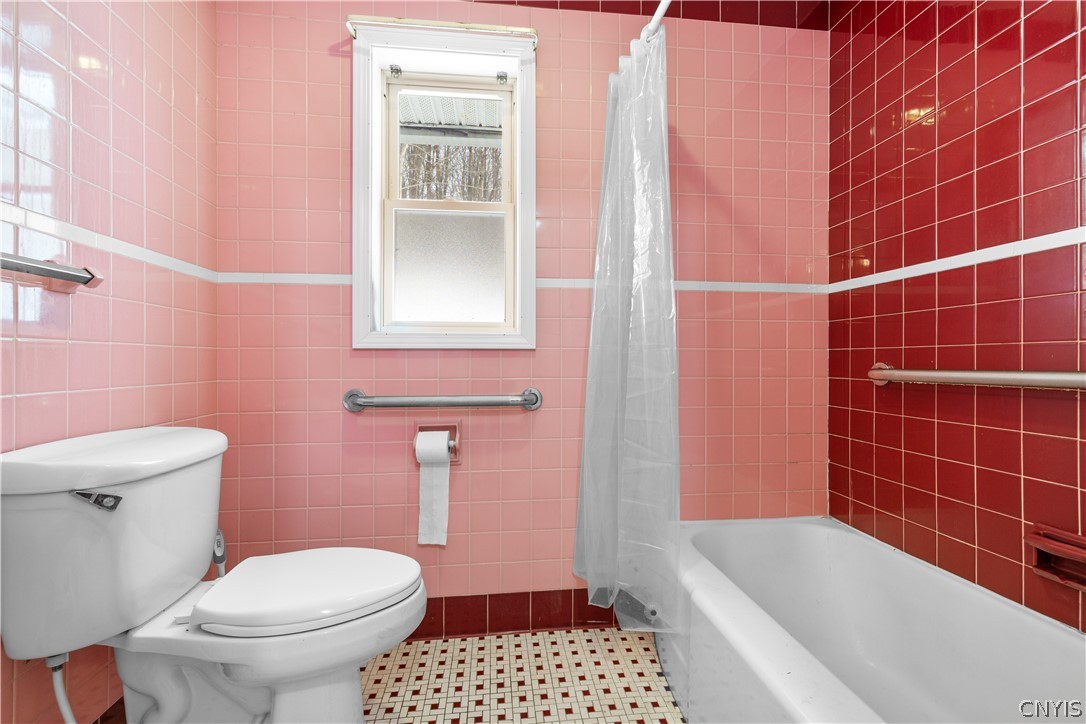 38 Forest Road New Hartford, NY 13501 - Photo 28 of 43