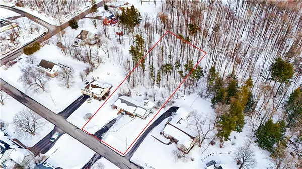 $325,000 | 38 Forest Road, New Hartford, NY 13501