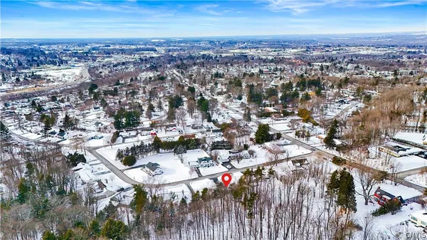 $325,000 | 38 Forest Road, New Hartford, NY 13501