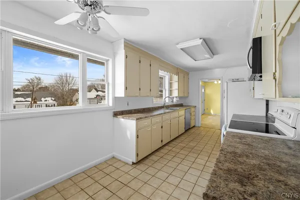 $325,000 | 38 Forest Road, New Hartford, NY 13501
