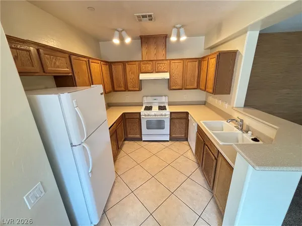 $1,525 | 6868 Sky Pointe Drive, Unit 2022, Las Vegas, NV 89131
