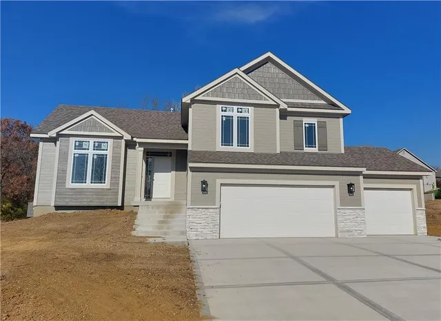 $498,950 | 8580 Northwest 75th Terrace, Parkville, MO 64152