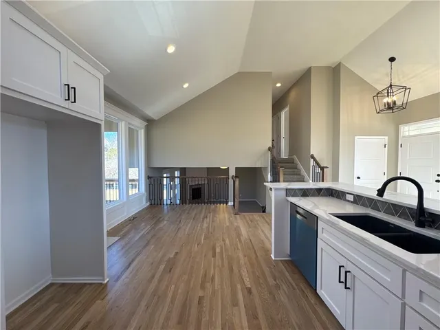 $498,950 | 8580 Northwest 75th Terrace, Parkville, MO 64152