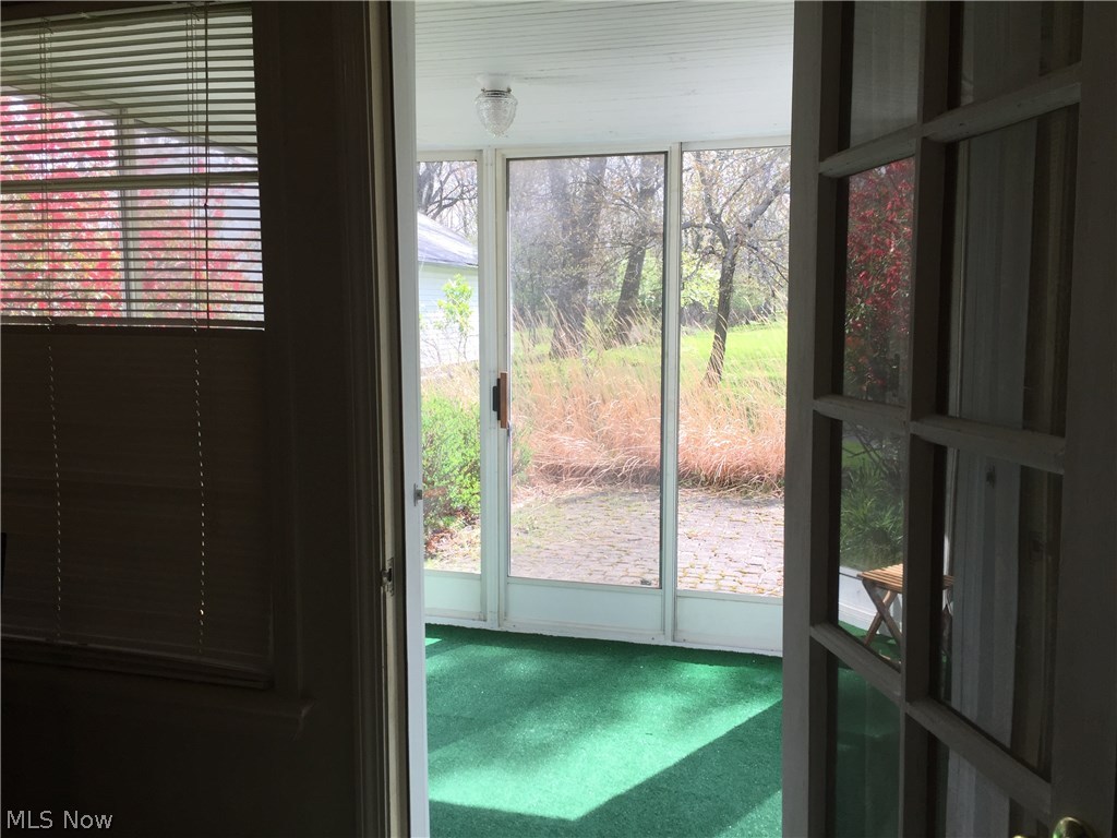 1627 Sunview Road Cleveland, OH 44124 - Photo 7 of 28