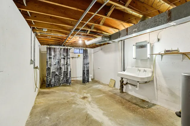 $349,000 | 401 3rd Street, New Glarus, WI 53574