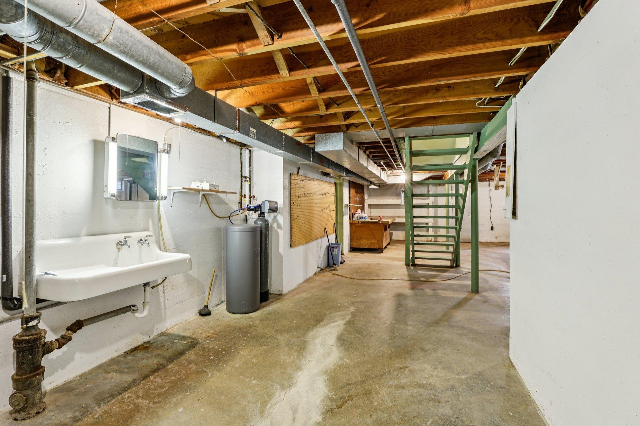 401 3rd Street New Glarus, WI 53574 - Photo 26 of 35