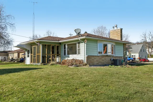 $349,000 | 401 3rd Street, New Glarus, WI 53574