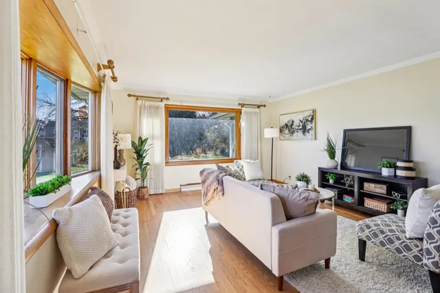 $349,000 | 401 3rd Street, New Glarus, WI 53574